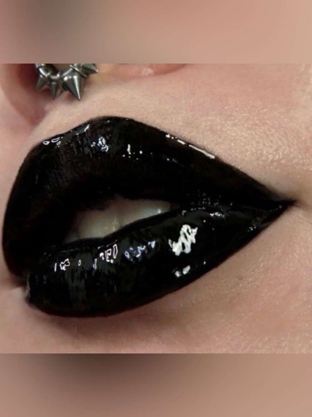 Jeffree Star Intense Black High-Shine Lip Gloss